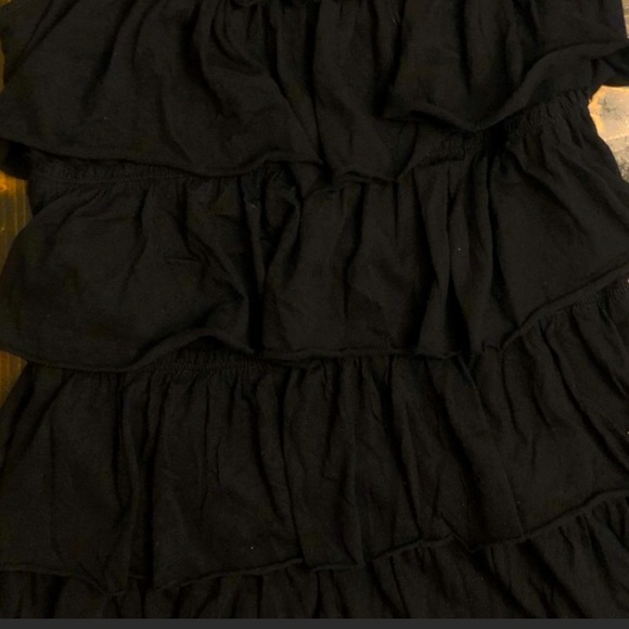 EXPRESS Tiered Ruffle Top Size XS- soft cotton for a comfy, flattering fit. - Picture 4 of 6